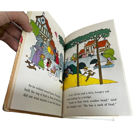 Vintage Pinocchio by Walt Disney Hardback Children's Book 1972 - Picture 4 of 4
